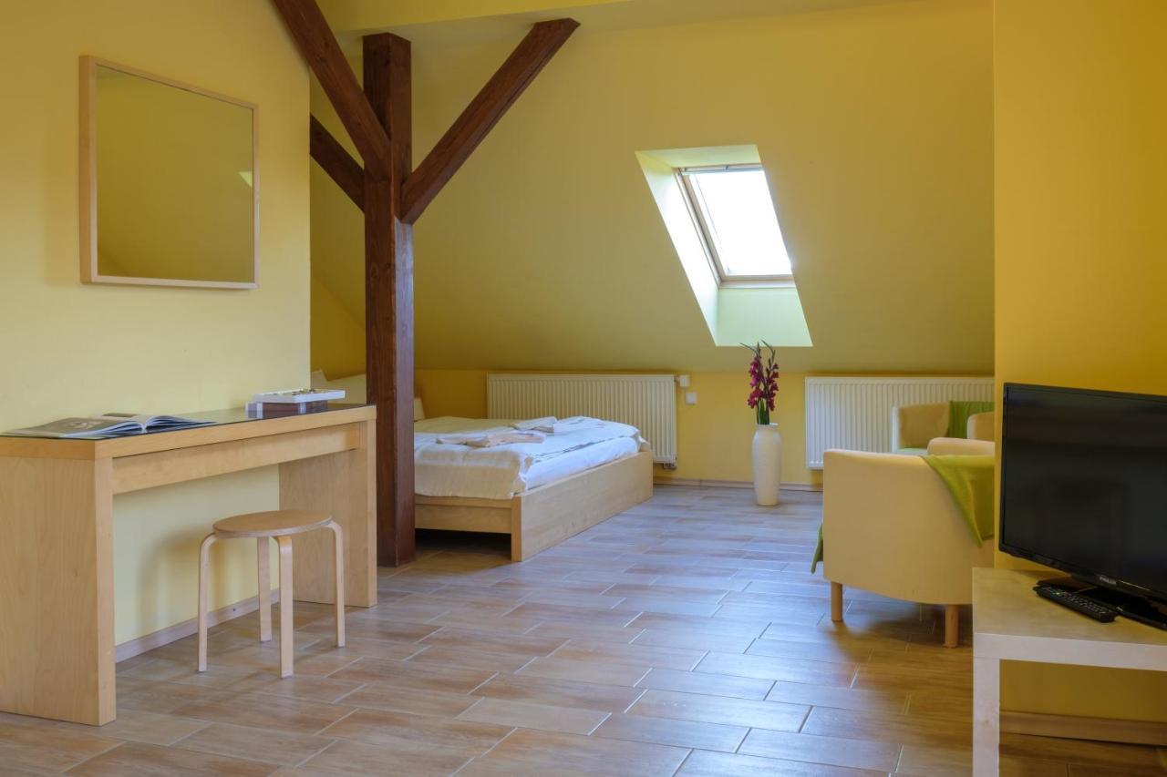 Отель Slunecna Louka 4*